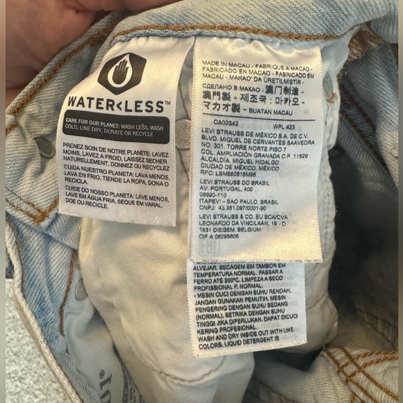 Levi’s 501 Vintage Style Whitewash High Waisted Jean Shorts. Size 25. EUC. - Picture 3 of 4